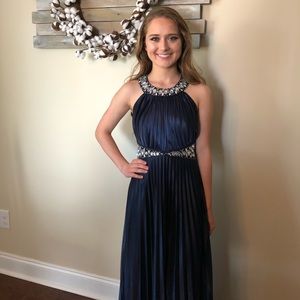 Long navy prom dress